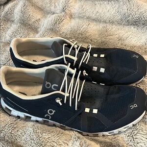 On Cloud sneakers. Size 11.5